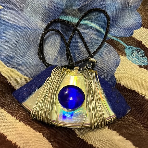 Reversible Handmade Necklace - Picture 8 of 16